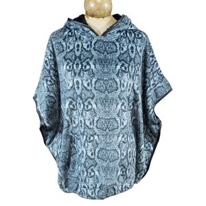 Adrienne Vittadini Snake Print Shrug Poncho Hoodie Size Medium